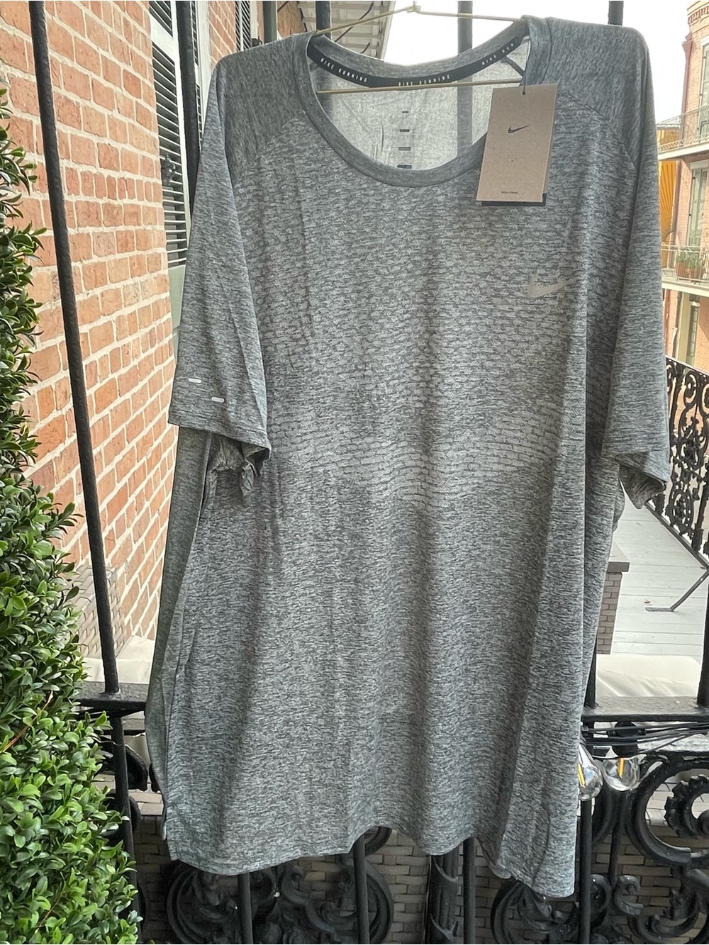 Nike Men's Heather Grey Short Sleeve Performance Tee